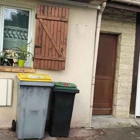 Airport Paris Eiffel Tower Center Roissy Cdg Holiday home Tremblay-en-France